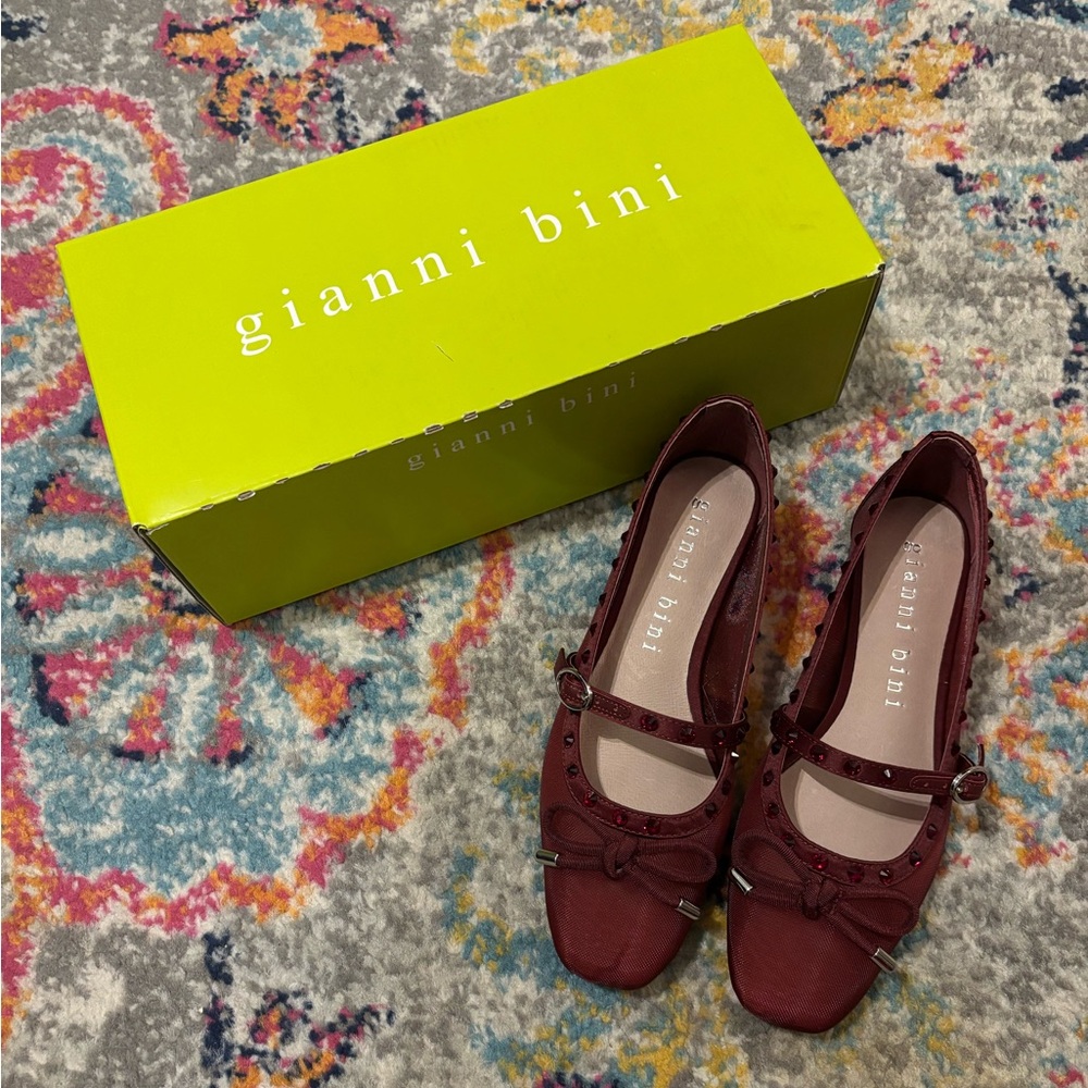Gianni Bini Women's Burgundy mesh flats